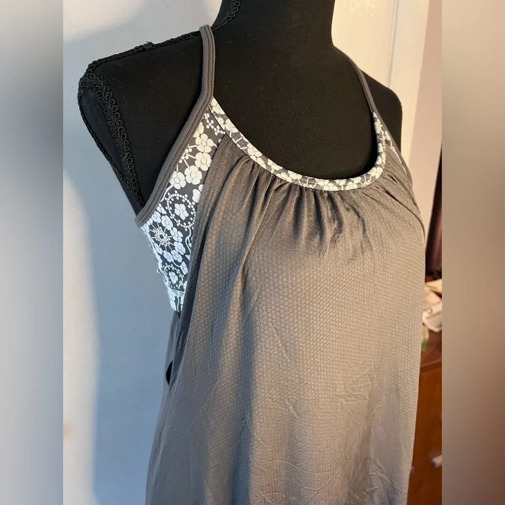 Gray Racerback Tank with Built-in Bra Size 6 - Picture 2 of 6